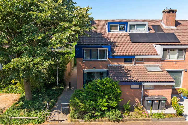 Hoekwoning Boschplaat 25 in Diemen