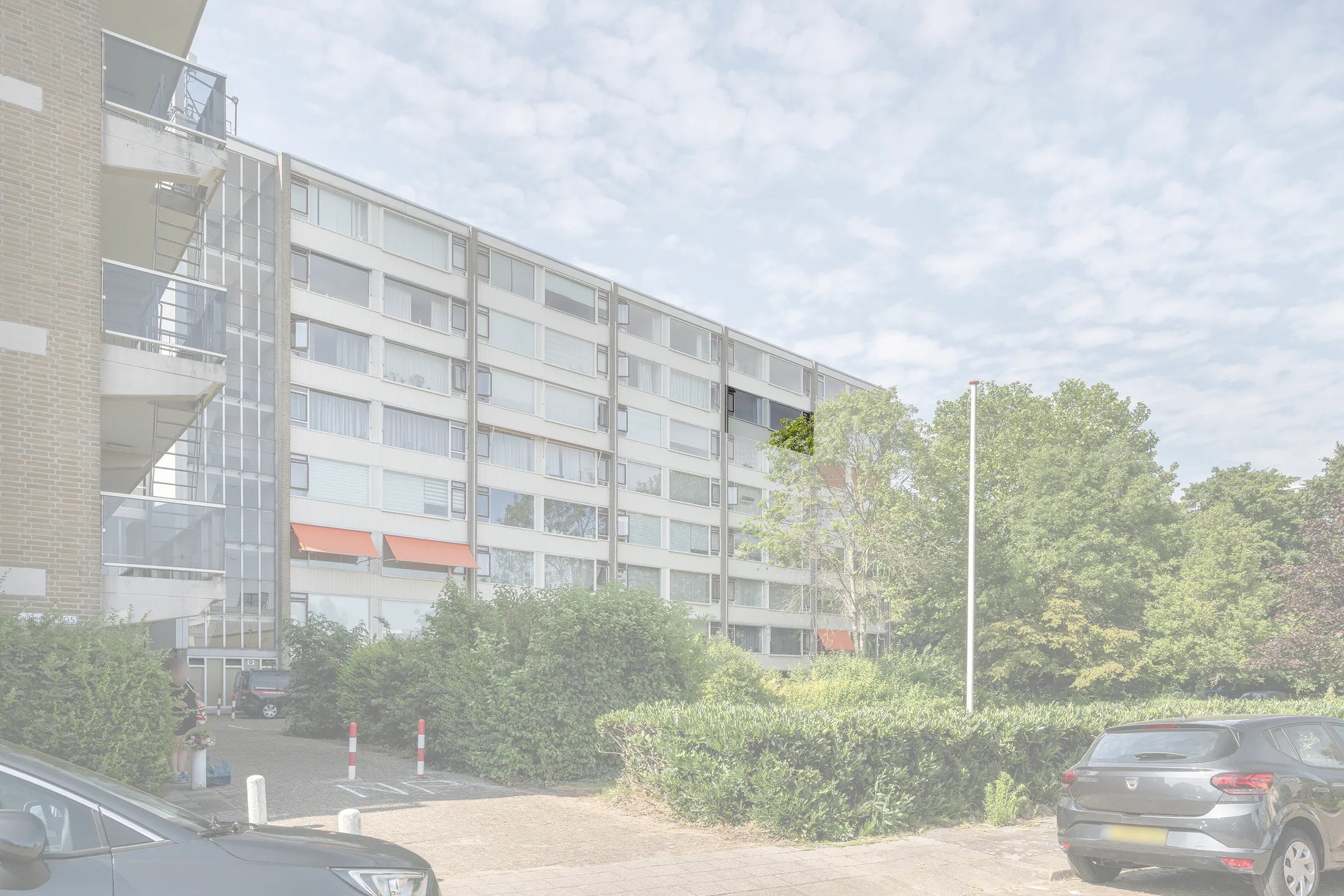 Galerijflat Burgemeester A. van Walsumlaan 93 in Vlaardingen