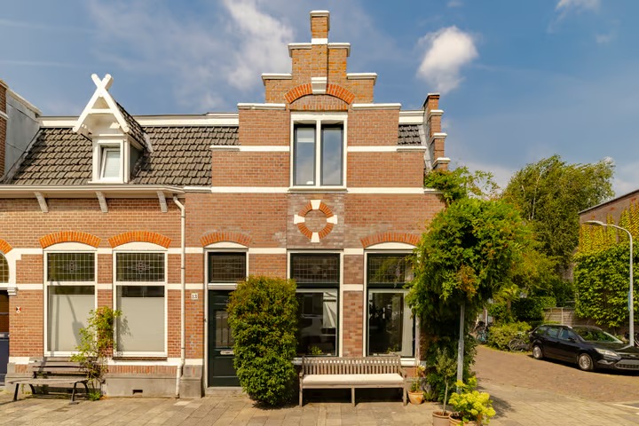 Hoekwoning Lourens Costerstraat 13 in Haarlem