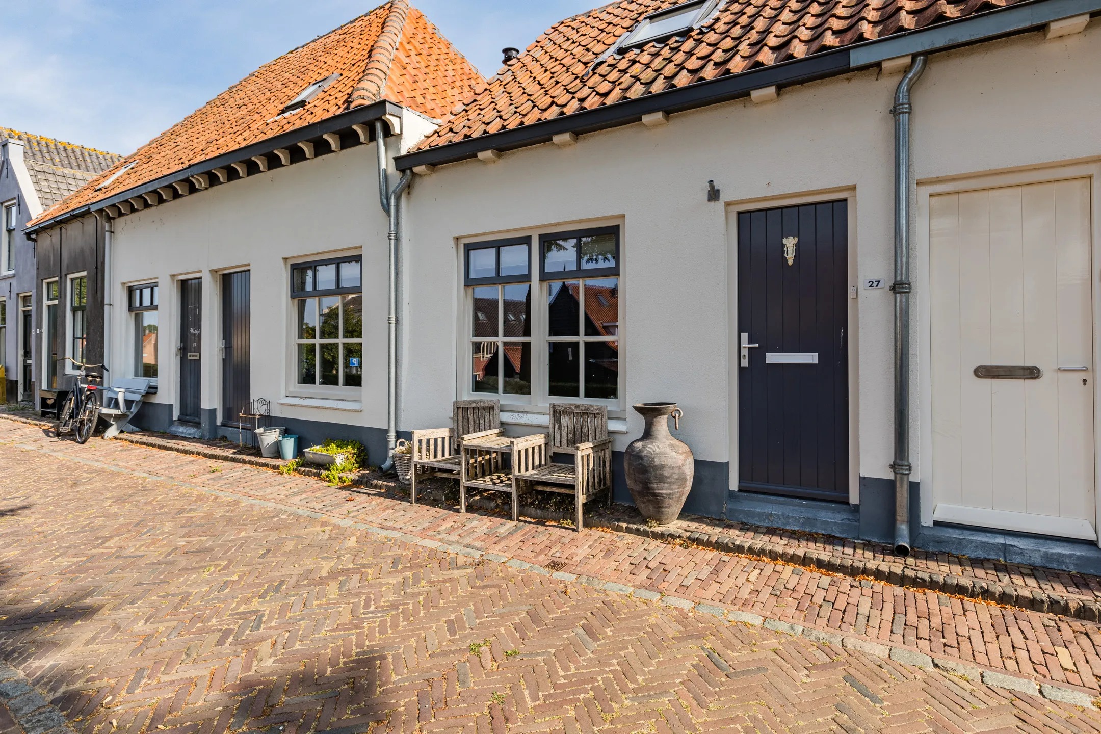 Tussenwoning (dijkwoning) Westdijk 27 in Sommelsdijk