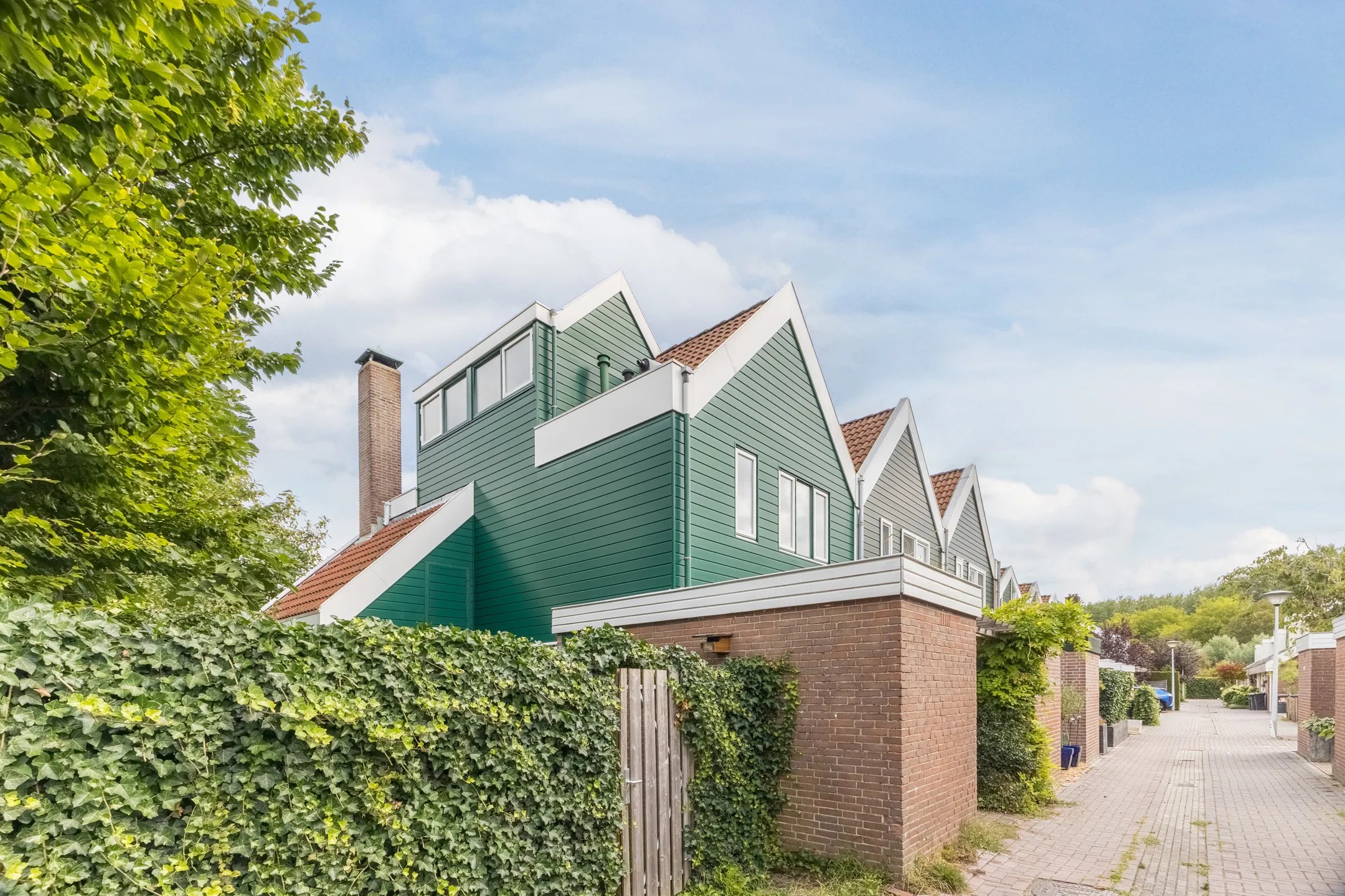 Hoekwoning (hofjeswoning) De Almanak 23 Zaandam
