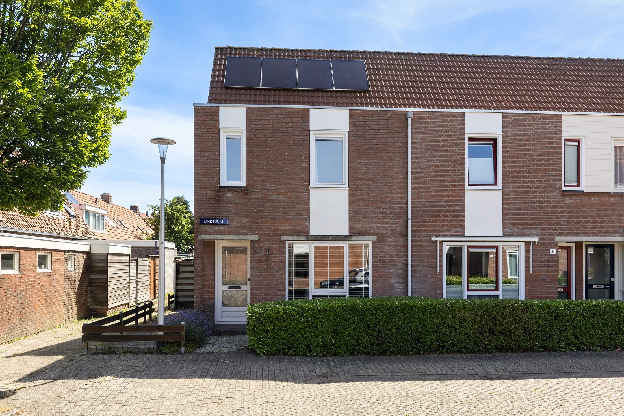 Hoekwoning Landbuurt 40 in Leeuwarden
