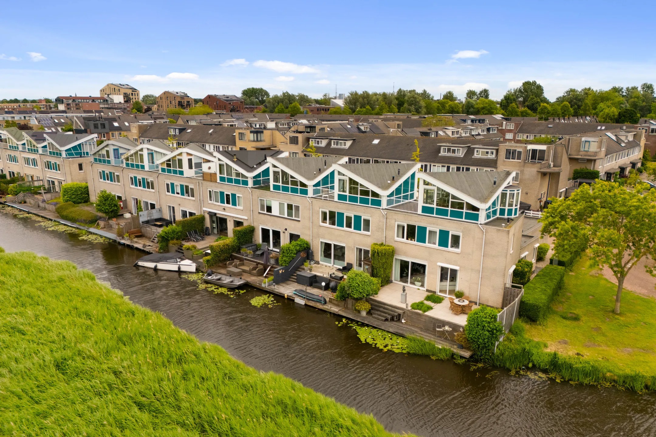 Geschakelde woning Claude Debussystraat 25 in Zaandijk