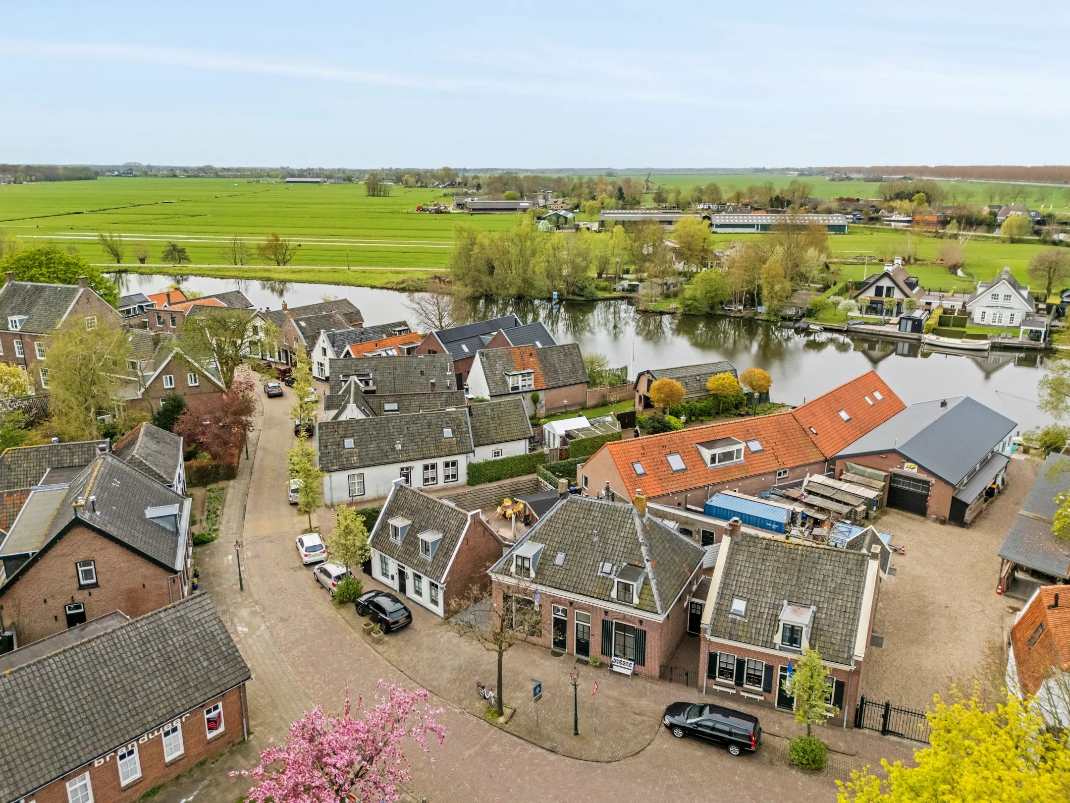 2-onder-1-kapwoning Dorpsstraat 70 in Nigtevecht