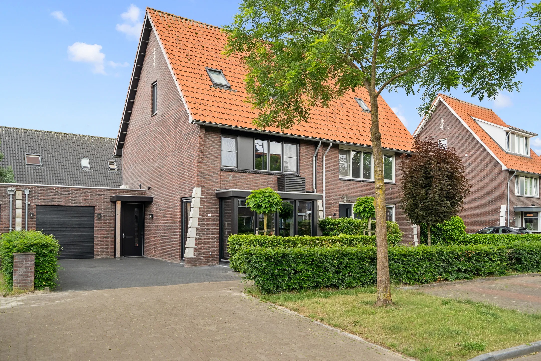Geschakelde 2-onder-1-kapwoning Vlinderlaan 43 in Nijkerk