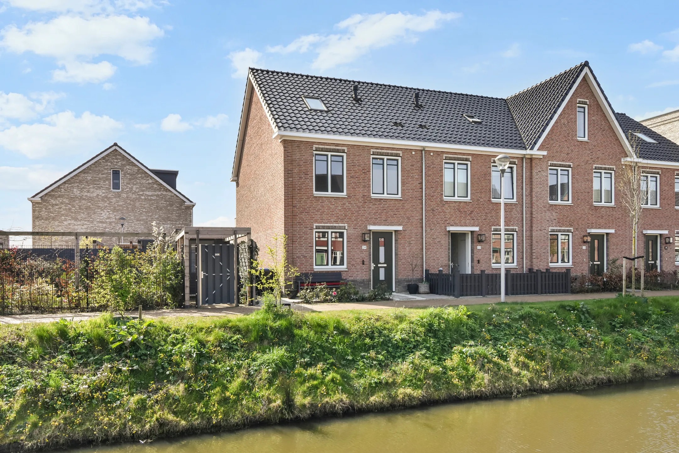 Hoekwoning Fresiatuin 24 in Pijnacker