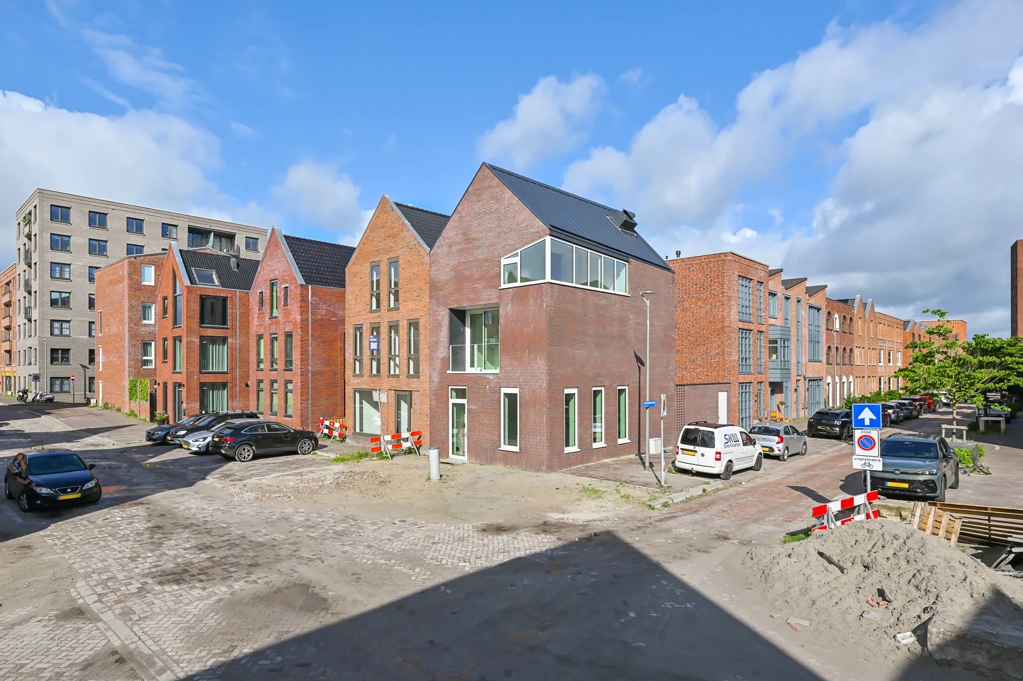2-onder-1-kapwoning Litouwenstraat 12 in Almere