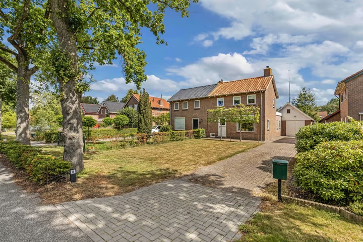 2-onder-1-kapwoning Kerkelaan 8 in Katlijk