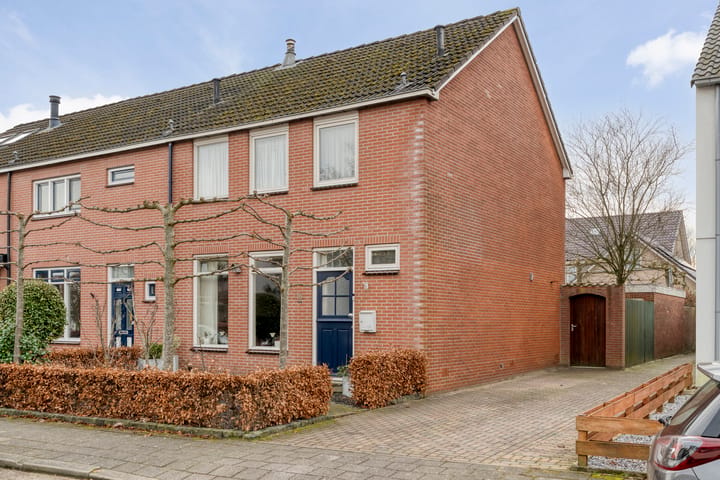 Hoekwoning Broekmaten 16 in Den Ham