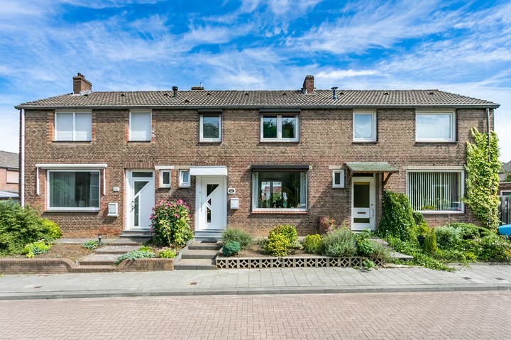 Tussenwoning Acaciastraat 16 in Brunssum
