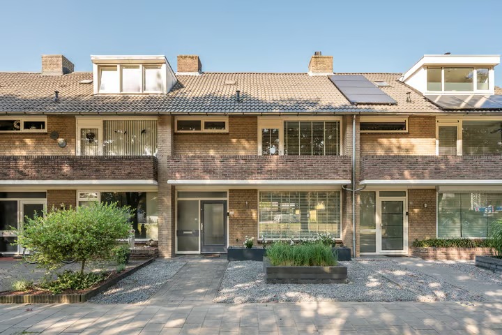 Tussenwoning Van de Hulstlaan 22 in Veldhoven