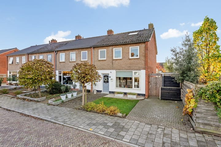 Eengezinswoning, hoekwoning Boskampstraat 2 a in Tubbergen