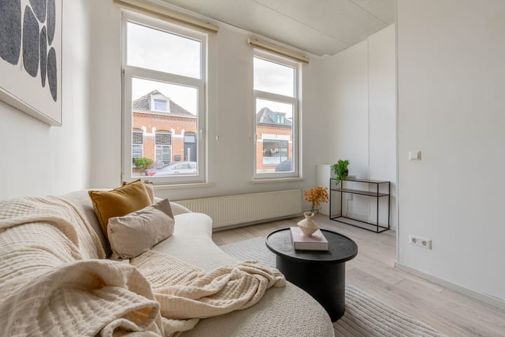 Tussenwoning Zwijndrechtsestraat 25 in Rotterdam