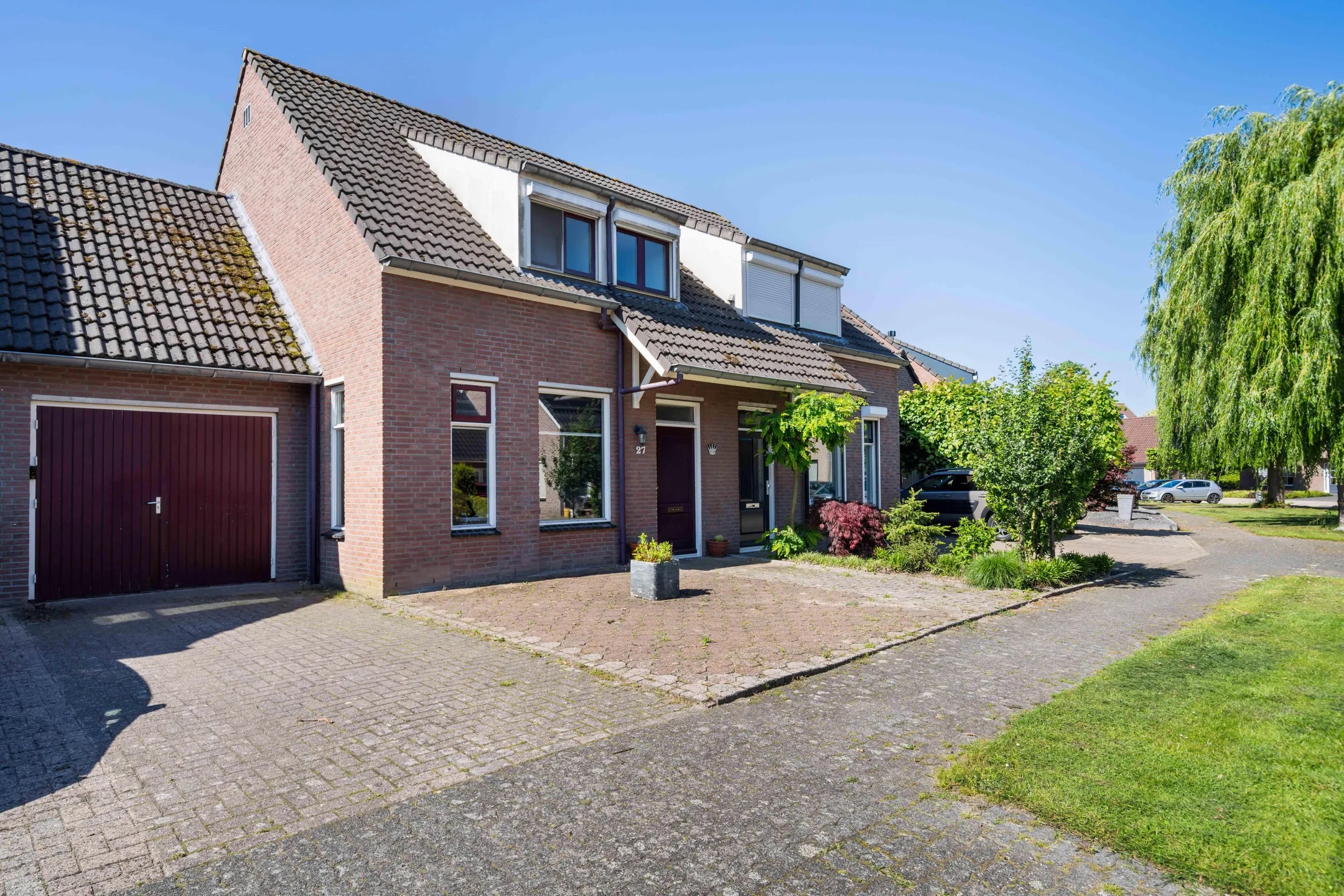 Geschakelde 2-onder-1-kapwoning Lindenhof 27 in Weert