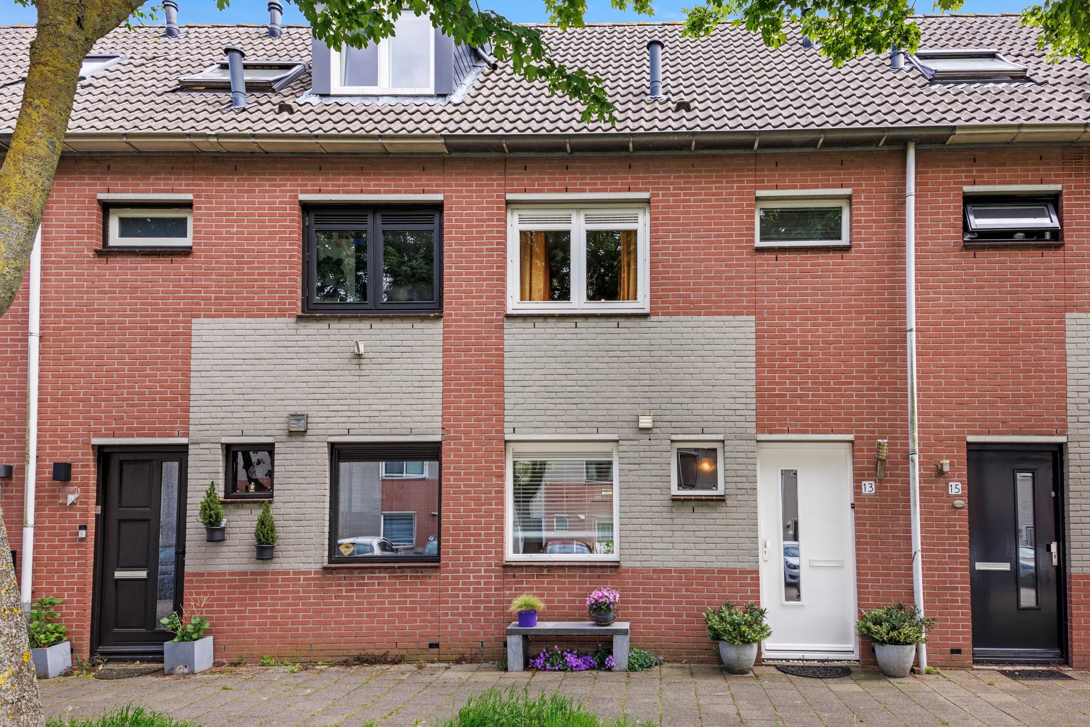 Tussenwoning Wilhelmina Druckerstraat 13 in Velserbroek