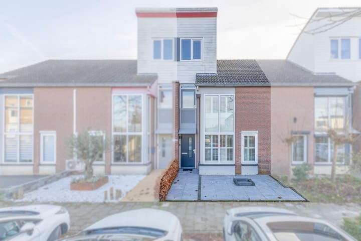 Tussenwoning Riviersingel 45 in Tegelen