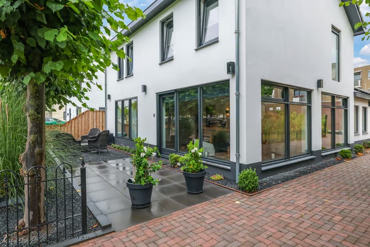 Benedenwoning van Ambestraat 4 a in Bemmel
