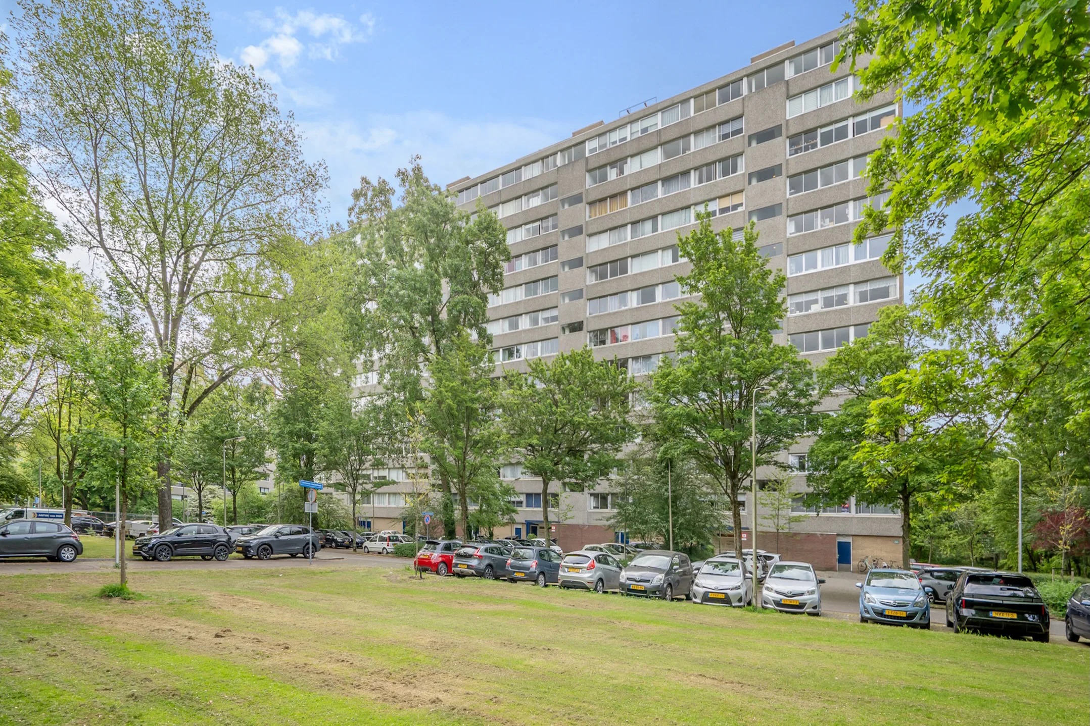 Portiekflat J.J. Slauerhofflaan 163 in Delft
