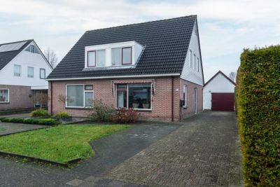 Eengezinswoning, 2-onder-1-kapwoning De Jister 23 in Oentsjerk