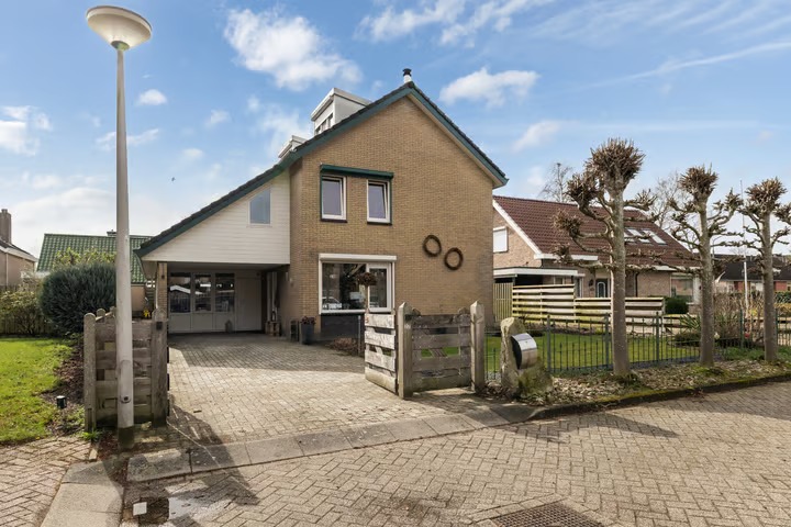 Vrijstaande woning Paus Johannesstraat 27 in Emmen