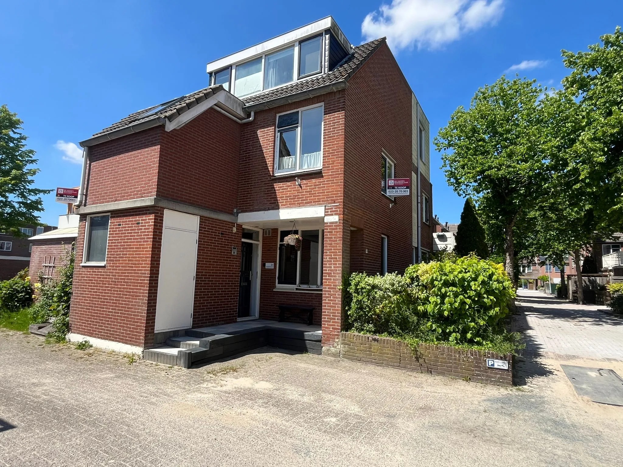 Hoekwoning Alholm 64 in Hoofddorp