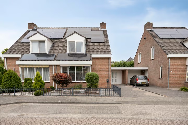 Geschakelde 2-onder-1-kapwoning Dr. Klompélaan 4 in Helmond