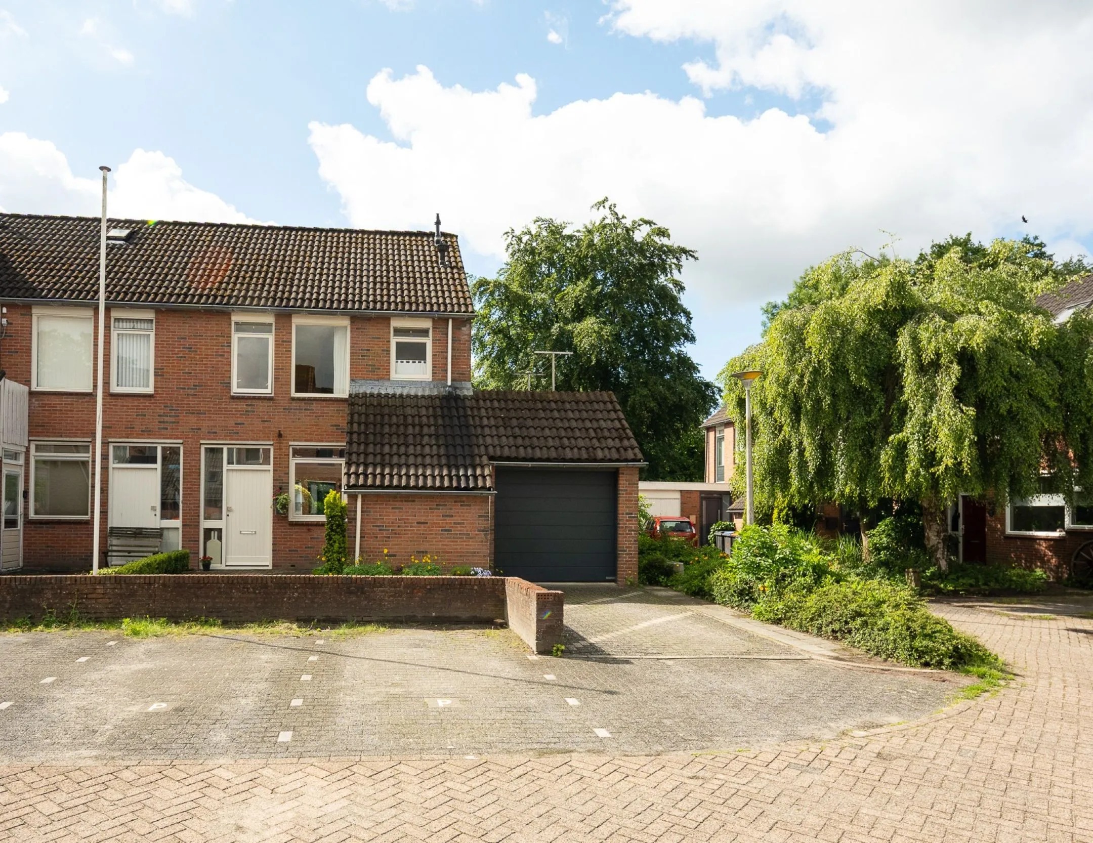 Hoekwoning Dobbenwal 64 in Assen