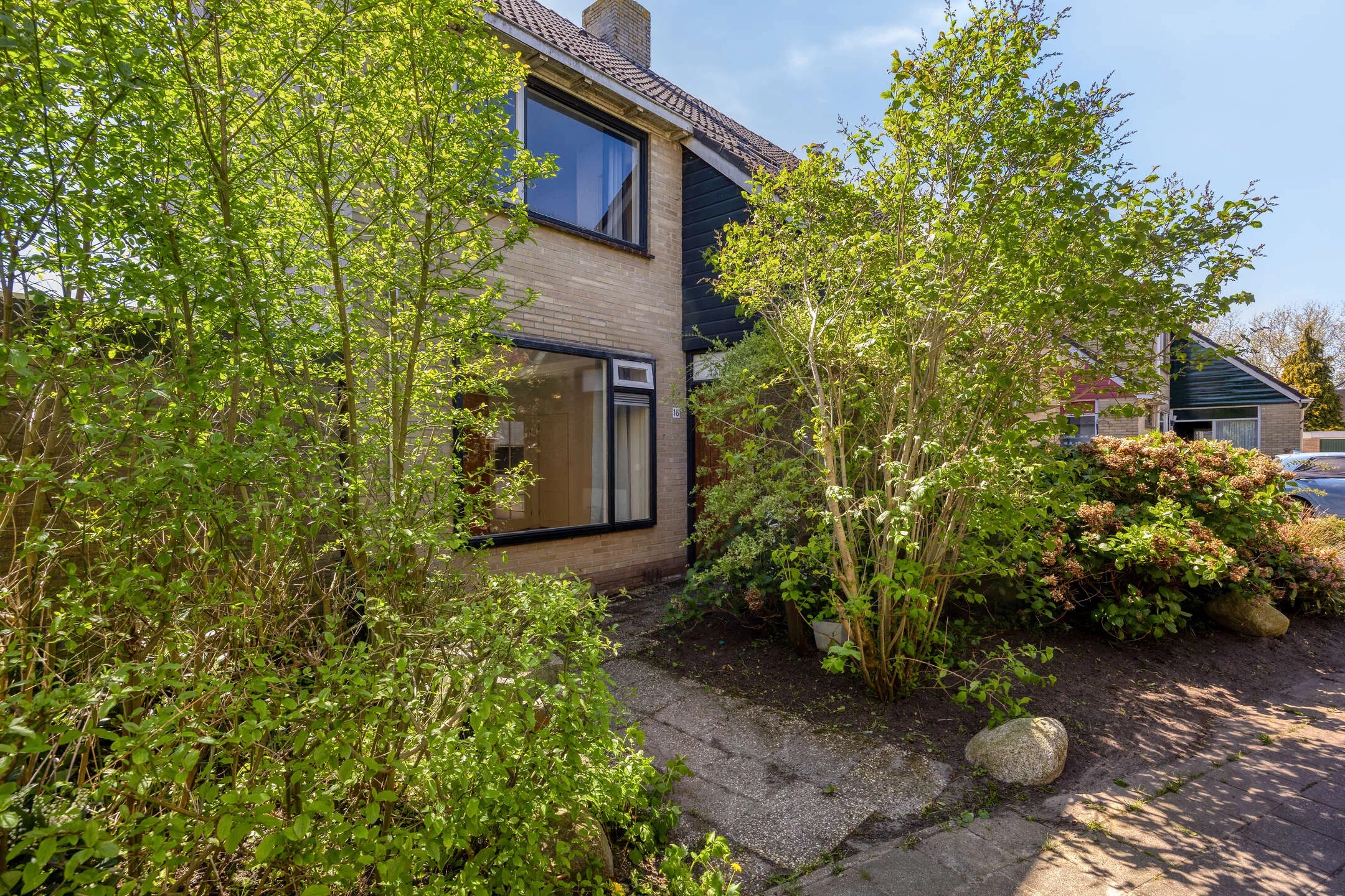 Hoekwoning 't Holtstek 16 in Bedum