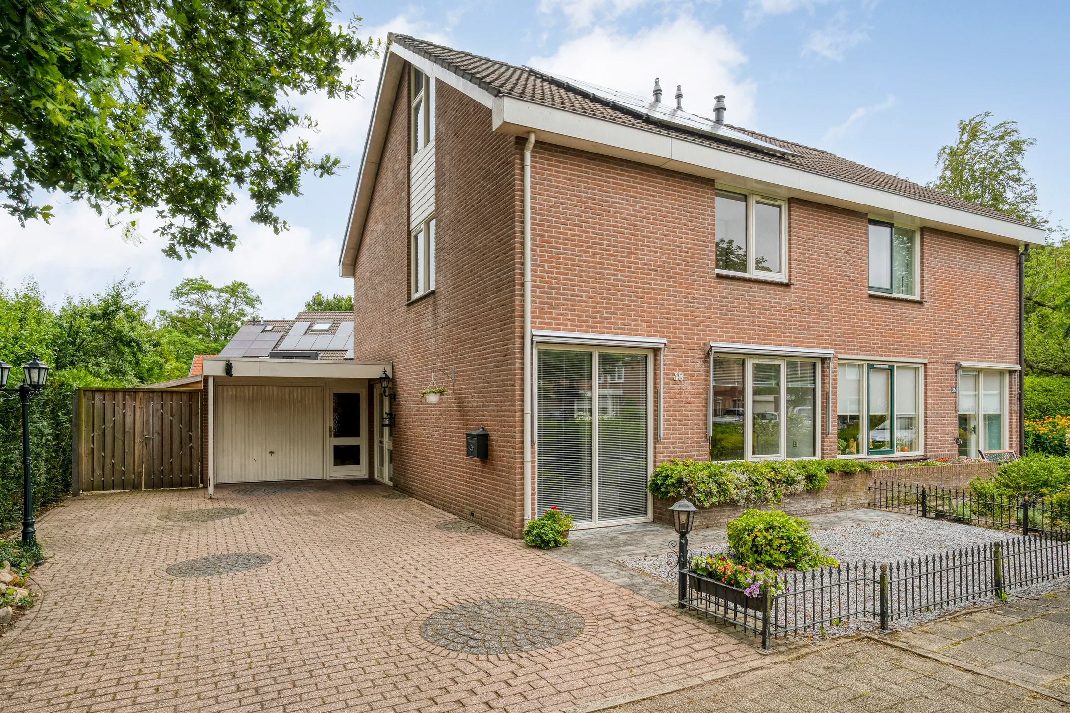 2-onder-1-kapwoning Zonnedauw 38 in Nijverdal
