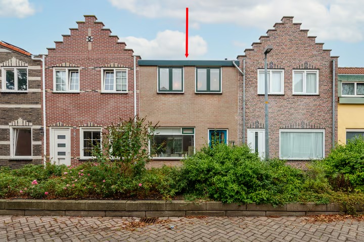 Geschakelde woning Van Limburg Stirumstraat 35 in Den Helder