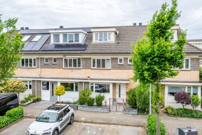 Tussenwoning Forsythiastraat 13 in Lisserbroek
