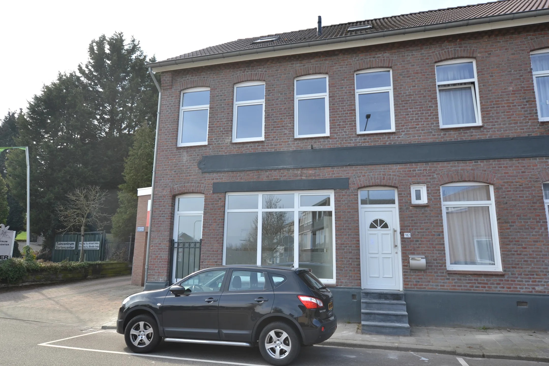 Halfvrijstaande woning Veldhofstraat 182 in Eygelshoven