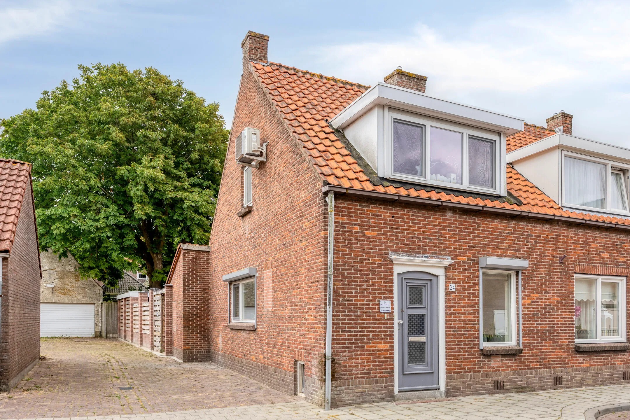 2-onder-1-kapwoning Weststraat 24 in Sint-Annaland