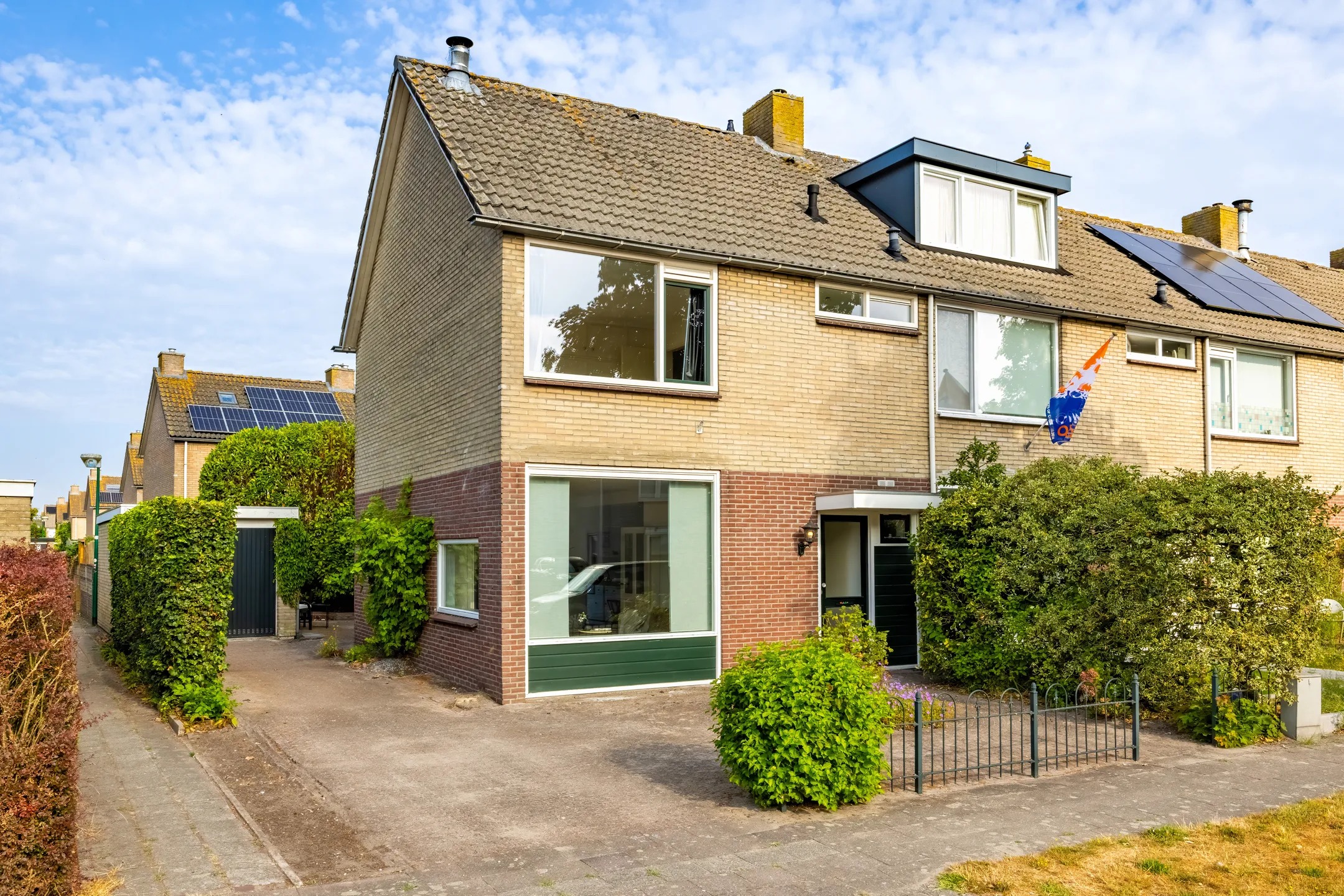 Hoekwoning Jhr. van Sypesteynlaan 38 in Loosdrecht
