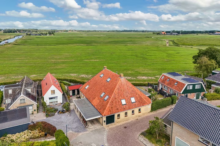 Vrijstaande woning Kerkstraat 19 in Tjerkwerd
