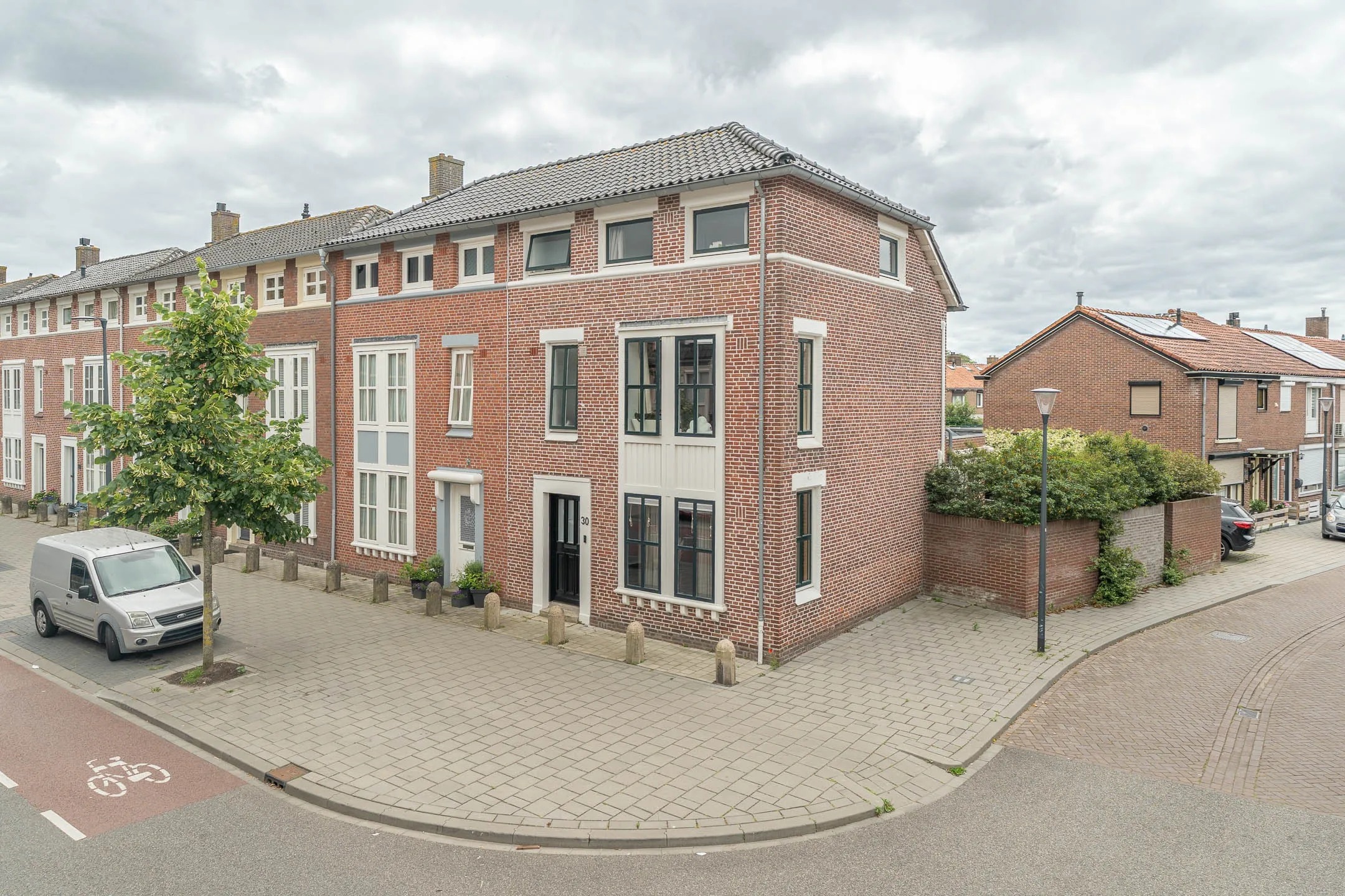 Hoekwoning Gentiaanstraat 30 in Bergen op Zoom