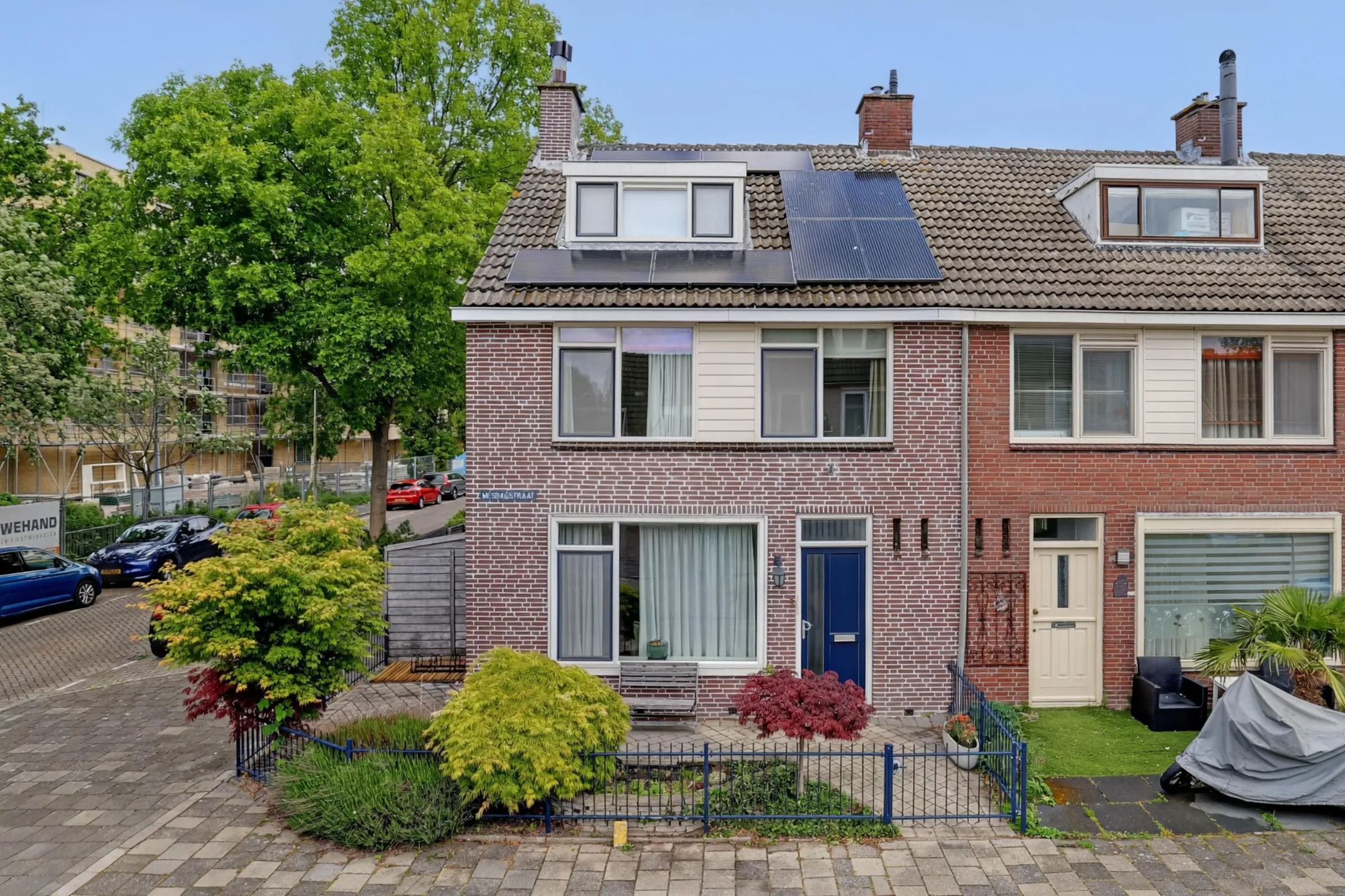 Hoekwoning Mesdagstraat 1 in Lisse