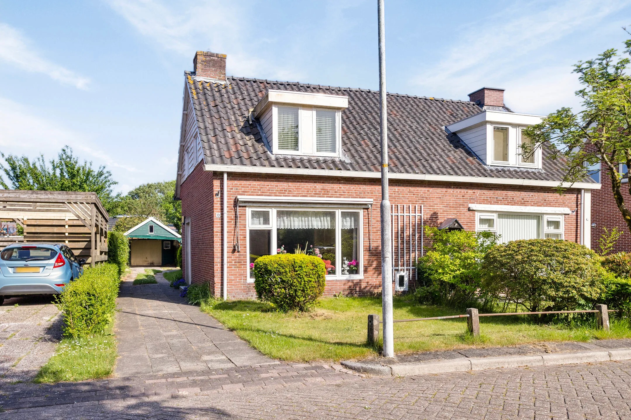 2-onder-1-kapwoning Thoden van Velzenweg 13 in Hurdegaryp