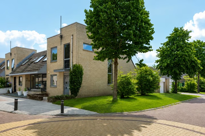 Hoekwoning Perenstraat 13 in Assen