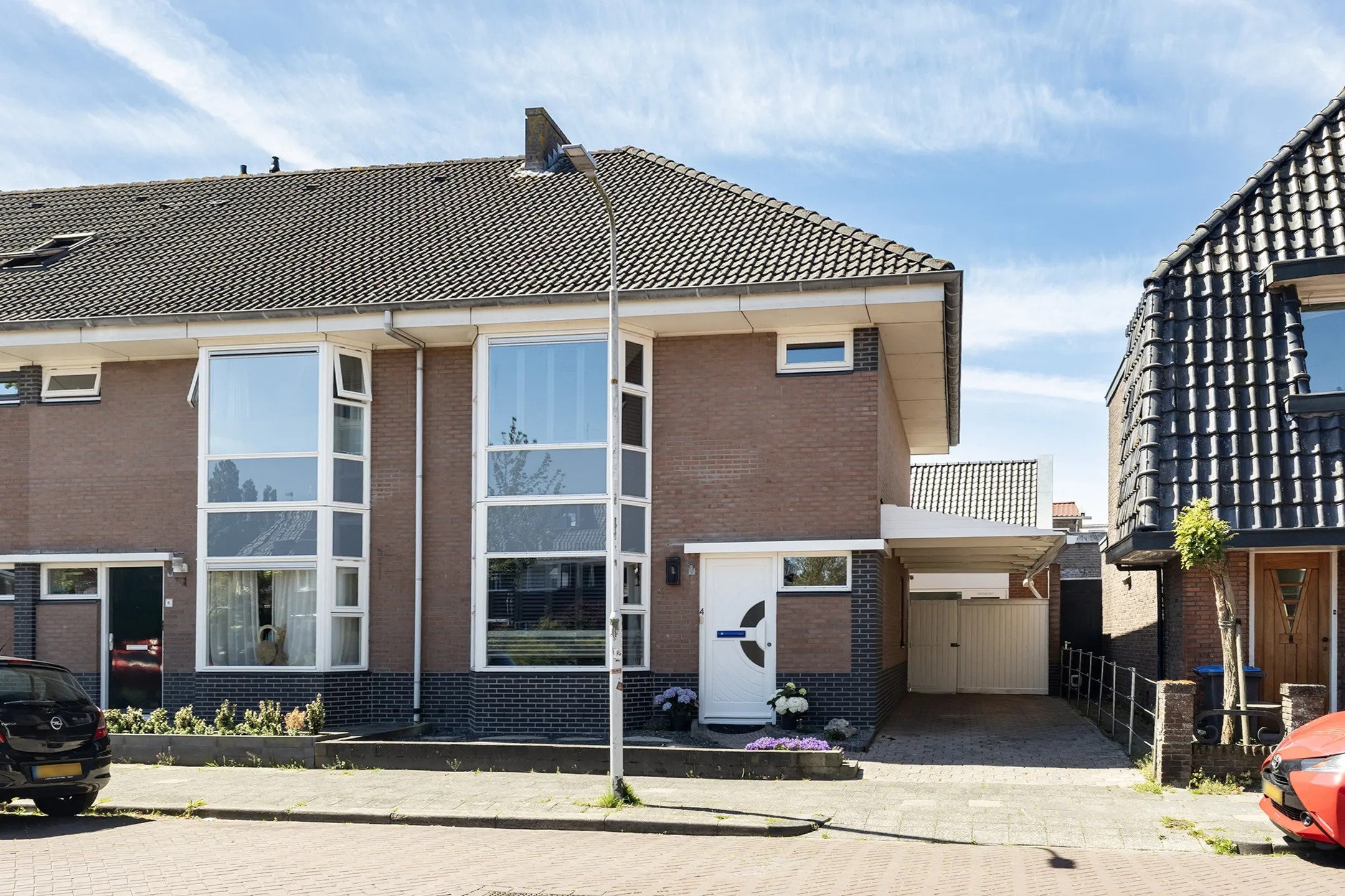 Hoekwoning Regenboogstraat 4 in Sneek