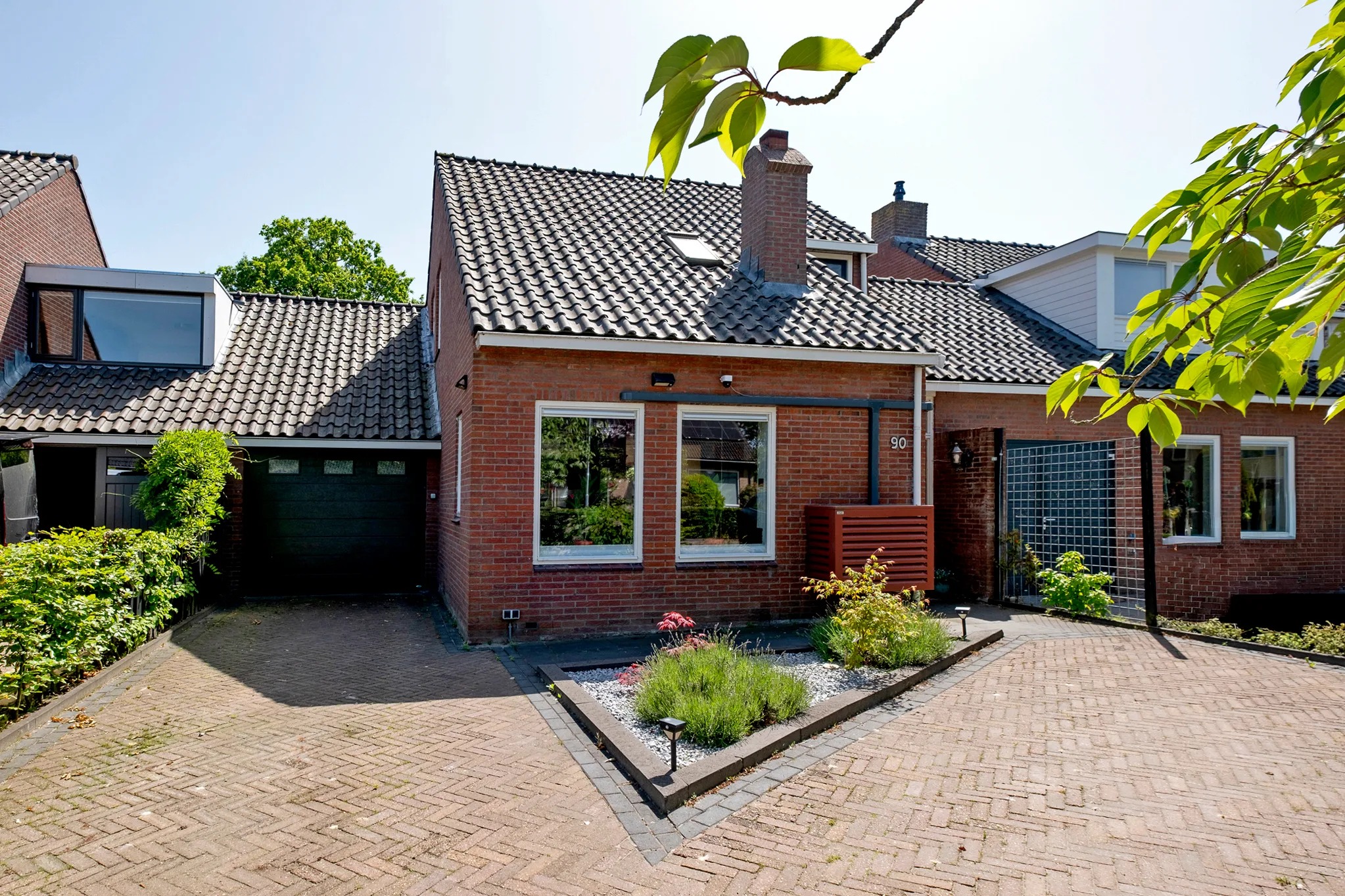 Geschakelde woning Burgemeester van Waninglaan 90 in Leek