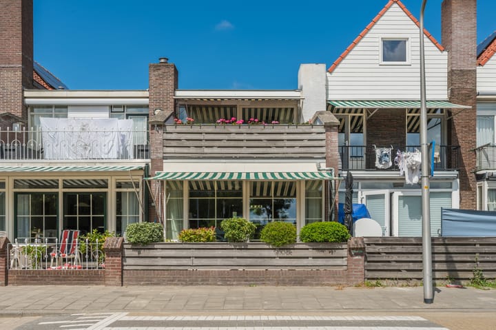 Tussenwoning Pioenhof 22 in Katwijk
