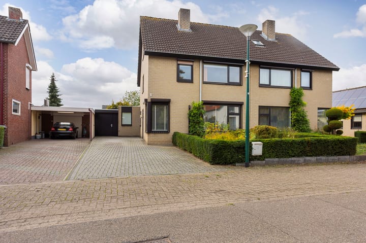 Eengezinswoning, 2-onder-1-kapwoning Graafschedijk 35 in Escharen
