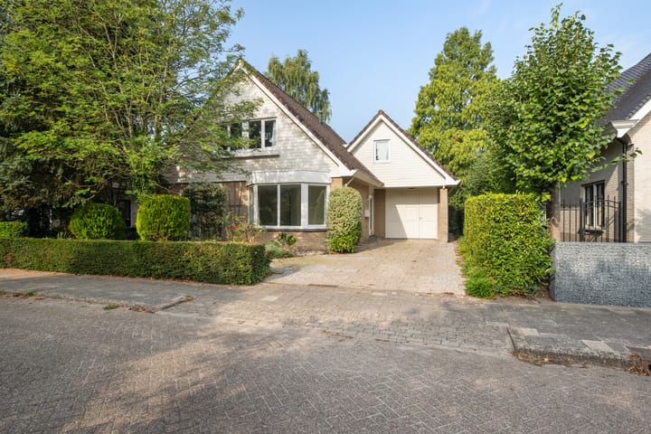 Villa, vrijstaande woning Van Beethovensingel 6 in Barendrecht