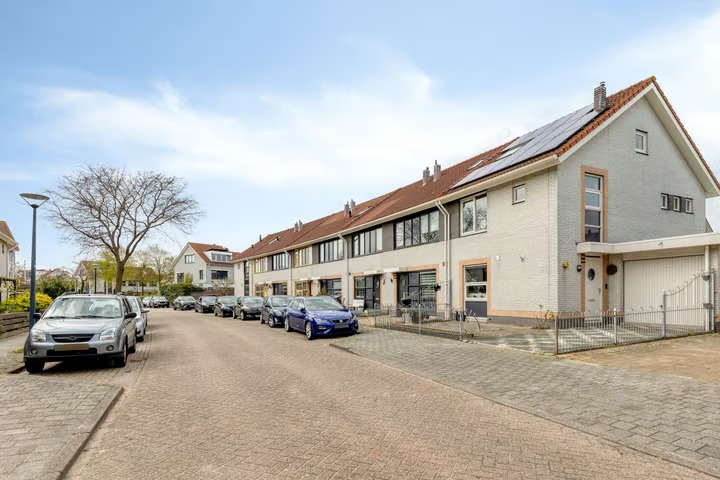 Hoekwoning Renoirhof 110 in Hoorn