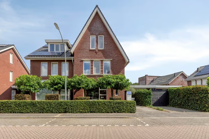 Halfvrijstaande woning Koninginnenpage 21 in Oosterhout