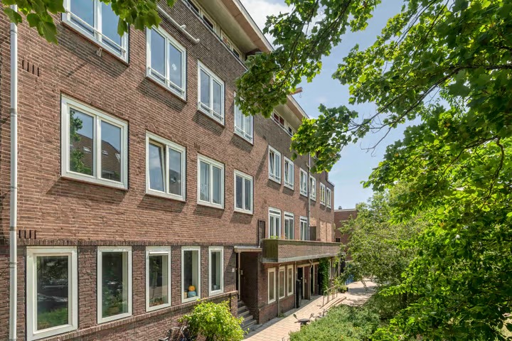 Portiekwoning Mr. P.N. Arntzeniusweg 7 H in Amsterdam