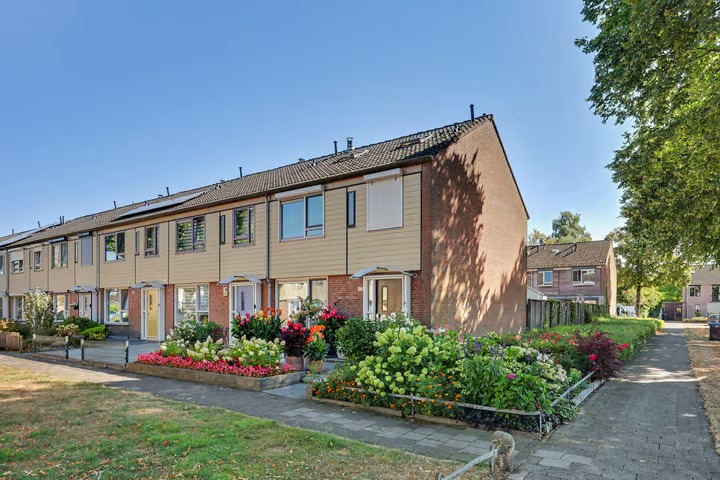 Hoekwoning Hengeveldebrink 50 in Enschede