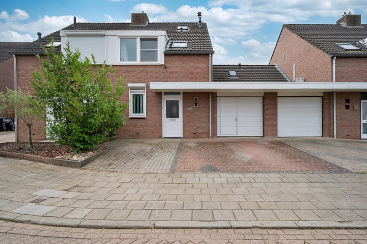 2-onder-1-kapwoning Sperwerhorst 6 Roermond