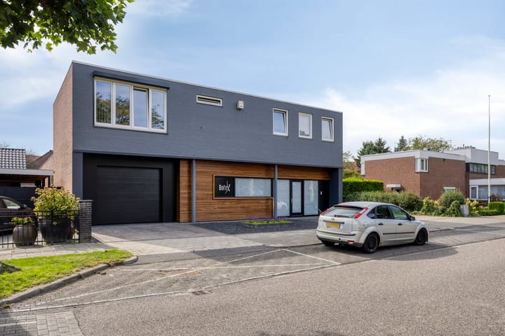 Eengezinswoning, vrijstaande woning (bedrijfs- of dienstwoning) Heerbaan 9 in Posterholt